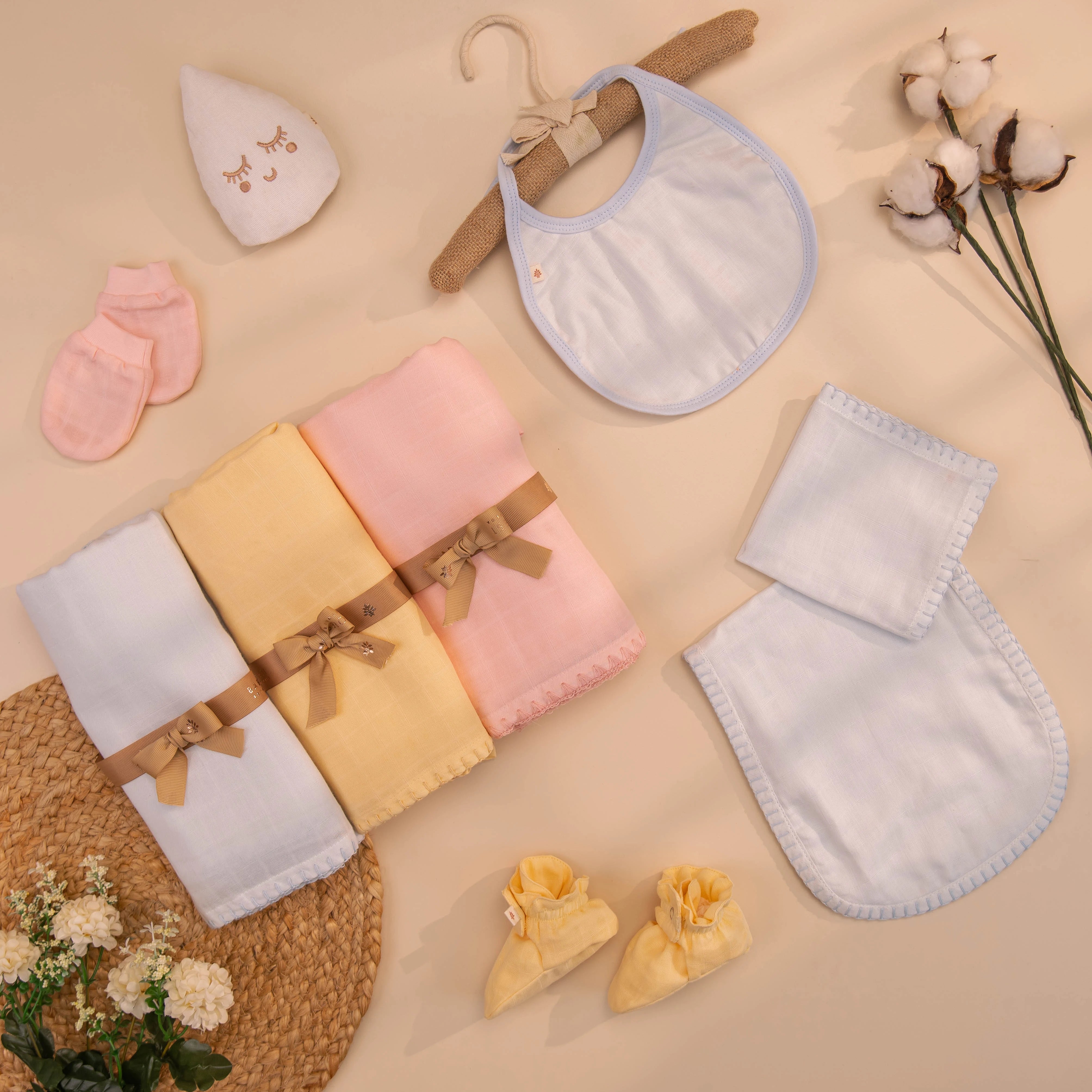 Komal Aavran Baby Swaddle Set Image 01