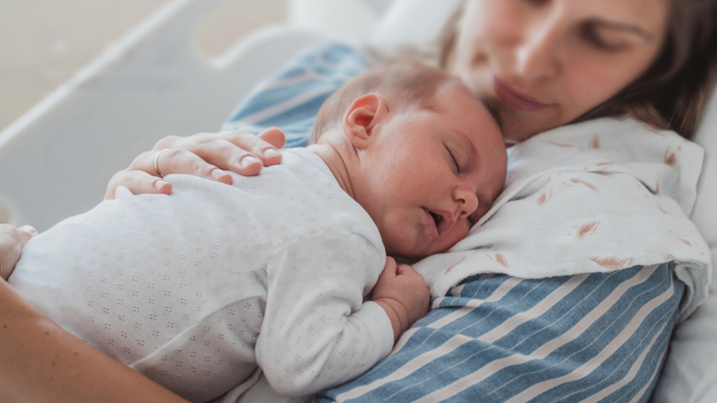 Essential Guide and Tips for Newborn's First 24 Hours