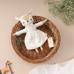 Cuddly Buddies Giraffe Girl Soft Toy in a Wooden Basket