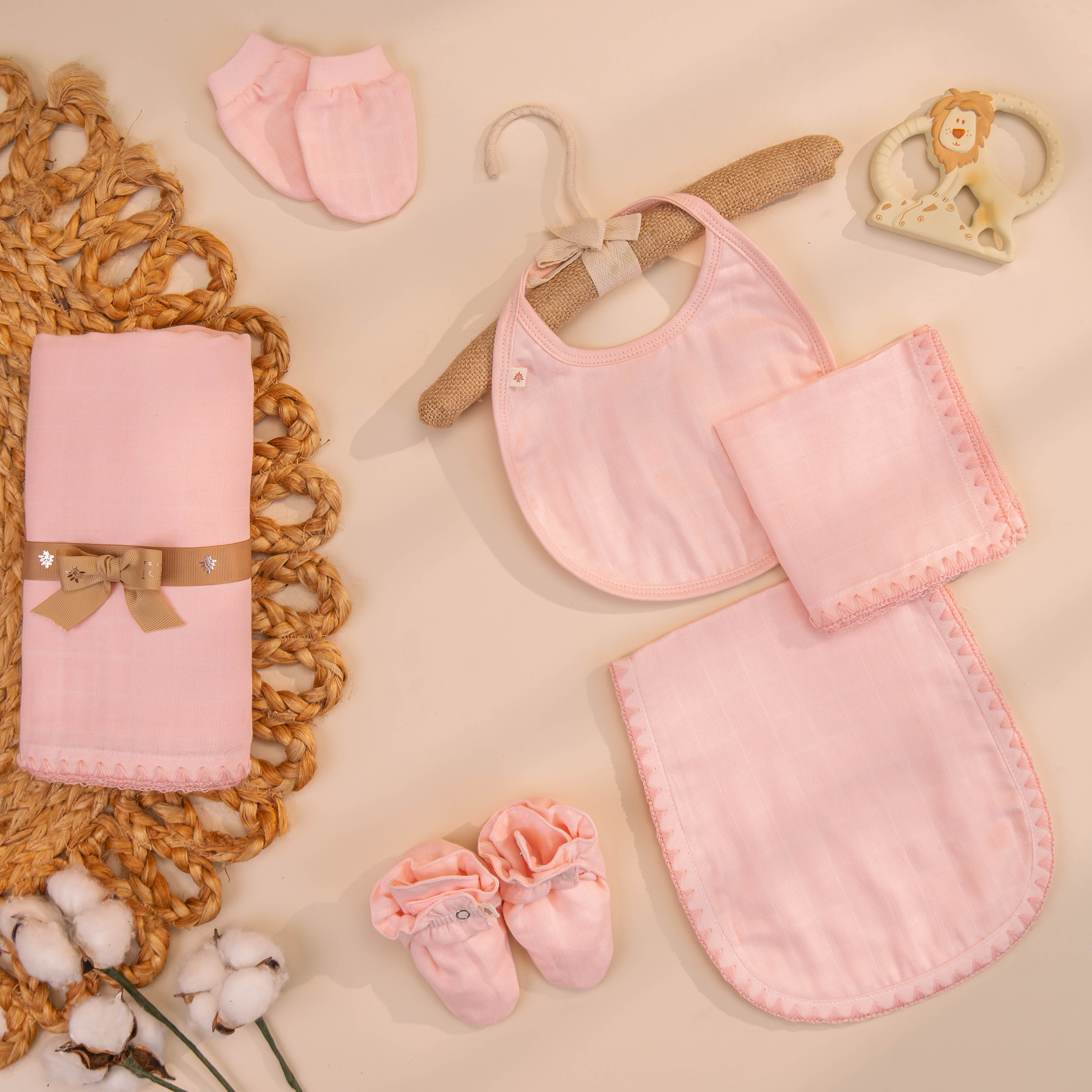 Komal Aavran Baby Swaddle Set (Baby Pink) 01